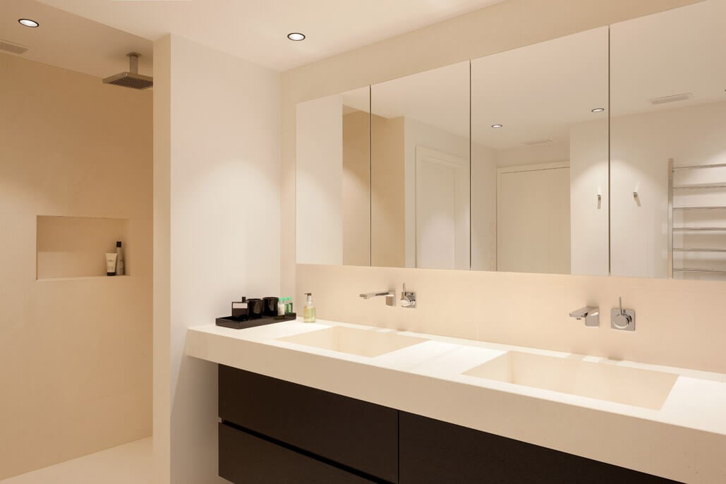 Badezimmer und Wellnessbereich mit Naturstein