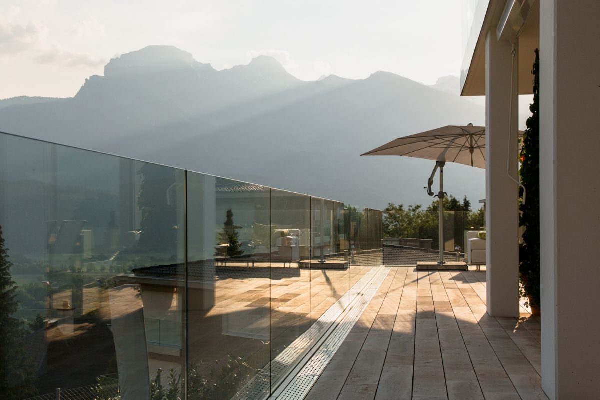 Maisonette Terrasse Mit Weitblick Und Charme Naturstein Terrasse Aus Kalkstein Seymour 2026 7