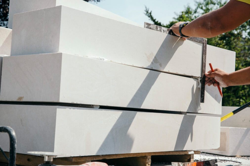 Einblick in die Natursteinarbeiten Teil 3: Treppentritte im Aussenbereich