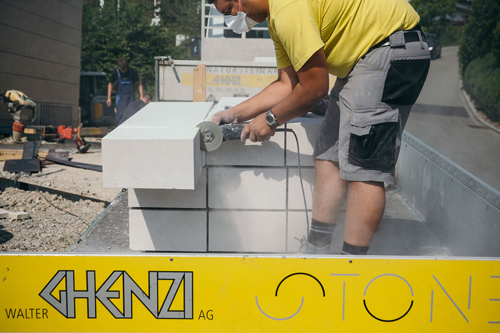 Einblick in die Natursteinarbeiten Teil 3: Treppentritte im Aussenbereich