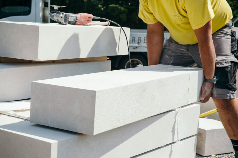 Einblick in die Natursteinarbeiten Teil 3: Treppentritte im Aussenbereich