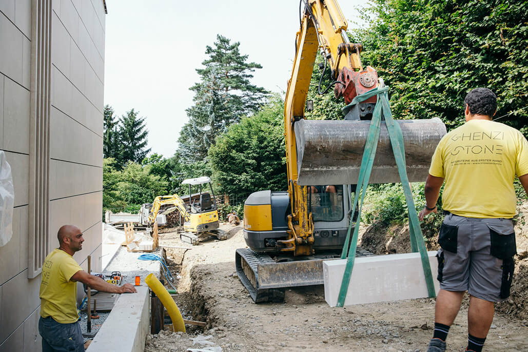 Einblick in die Natursteinarbeiten Teil 3: Treppentritte im Aussenbereich