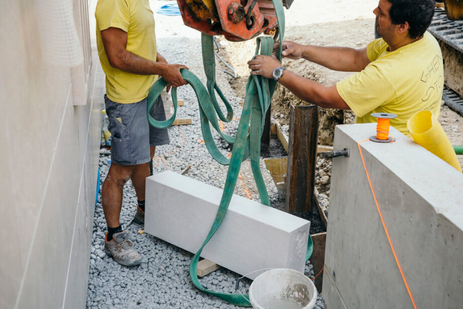 Einblick in die Natursteinarbeiten Teil 3: Treppentritte im Aussenbereich
