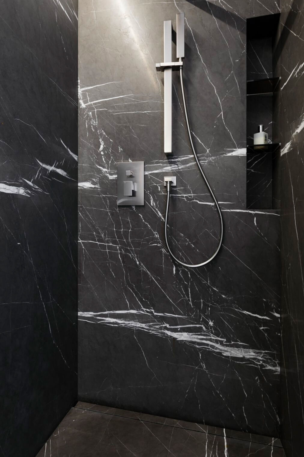 Einblick in die Natursteinarbeiten Teil 6: Naturstein Bad