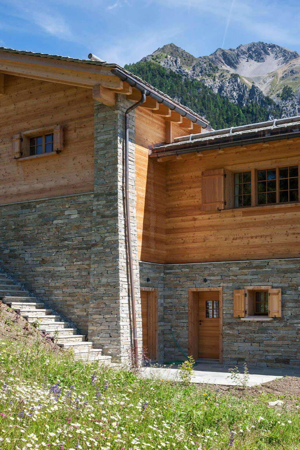 Quarzit Natursteinplatten — wunderschön und robust 