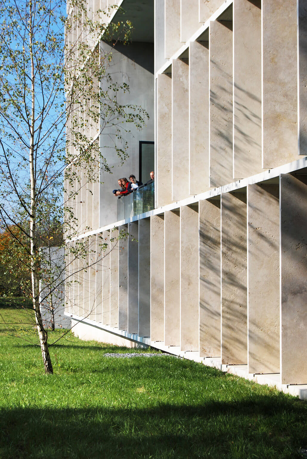 Eine beeindruckende Natursteinfassade - «E-Science Lab HIT», ETH Zürich