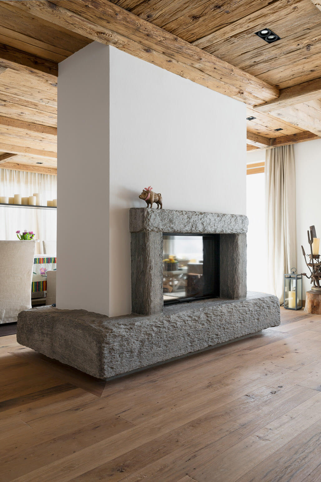 Ein schwerer Brocken für die Kaminverkleidung