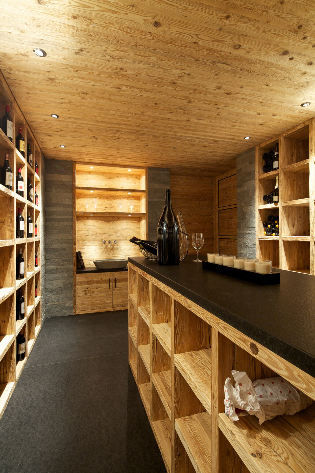 Weinkeller Design für ein Chalet im Berner Oberland