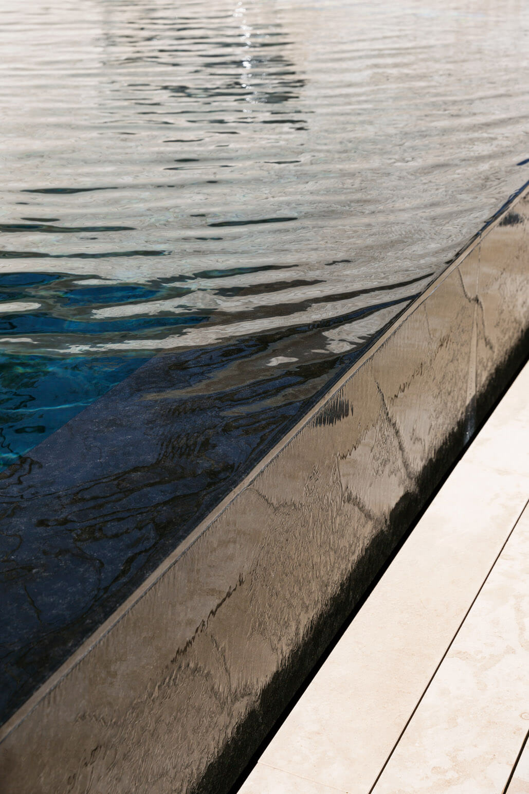 Aussenpool mit Whirlpool, Sauna