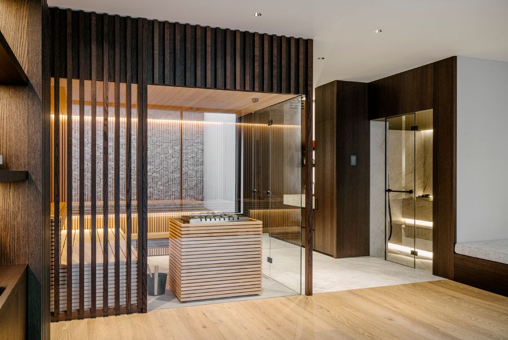 Wellnessbereich aus Taj Mahal Quarzit in einer Privatvilla